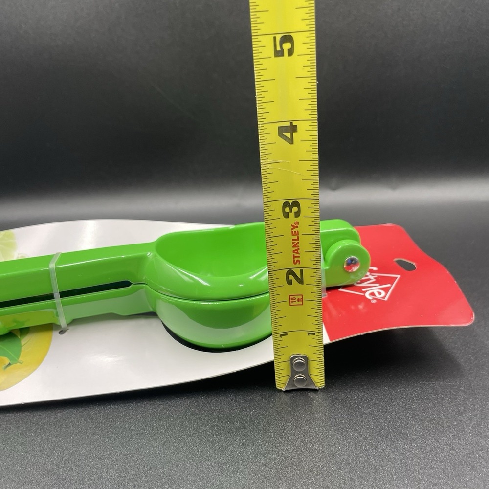 Green Citrus Squeezer - Manual Juicer- Lemons Limes- Heavy Duty Cast Aluminum - Picture 6 of 6